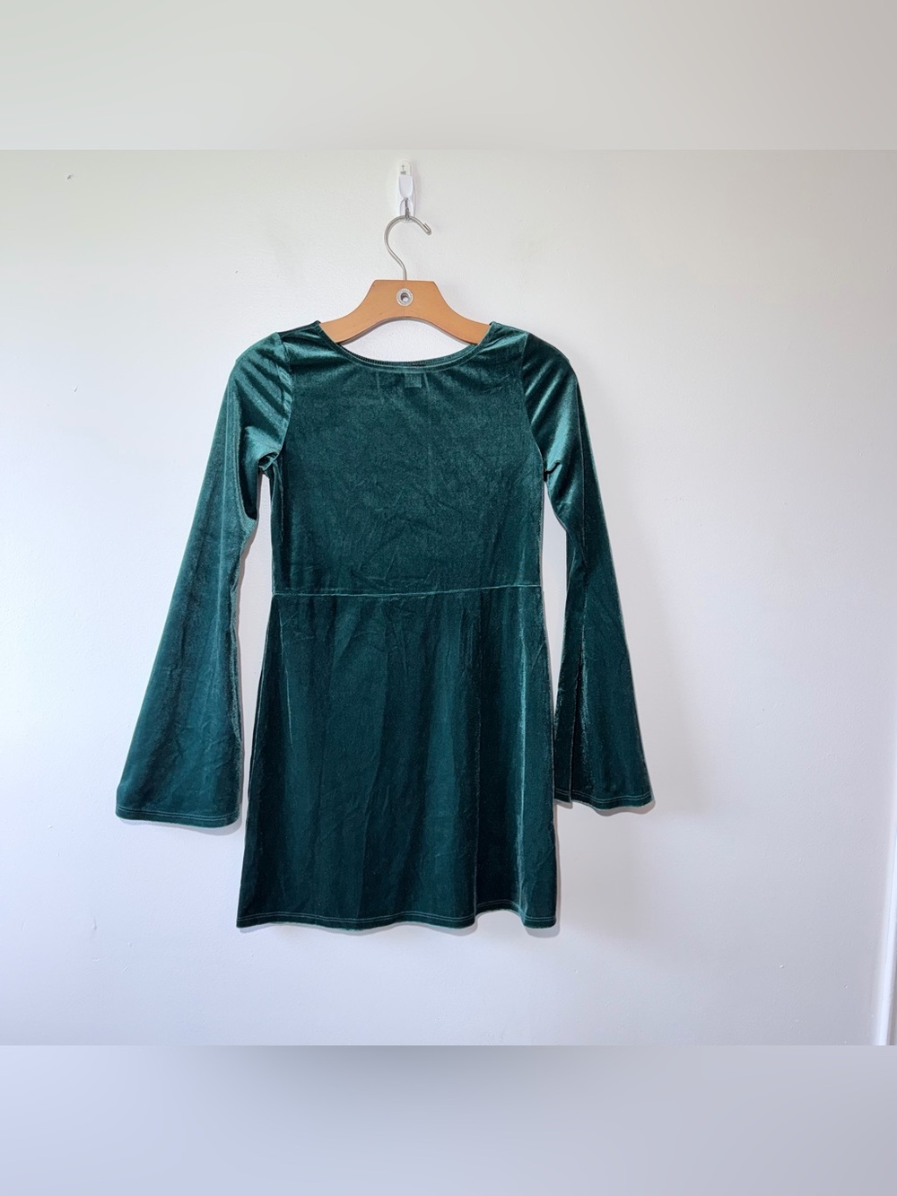Forever 21 Emerald Green Velvet Mini Dress with Bell Sleeves size S NWT